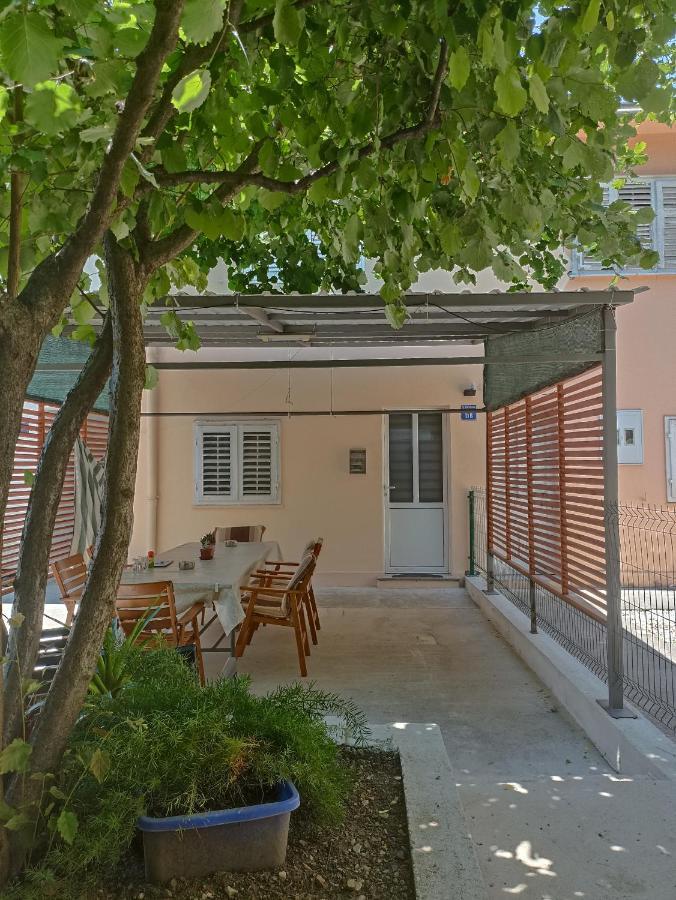 Apartmani Ana Tivat Eksteriør bilde