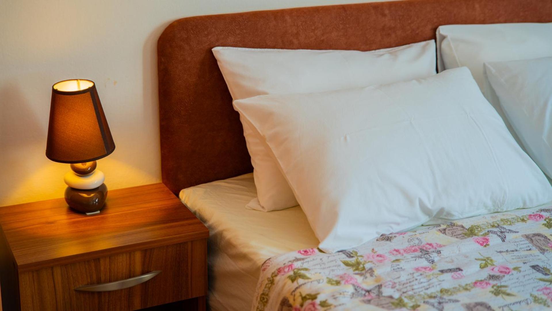 Apartmani Ana Tivat Eksteriør bilde
