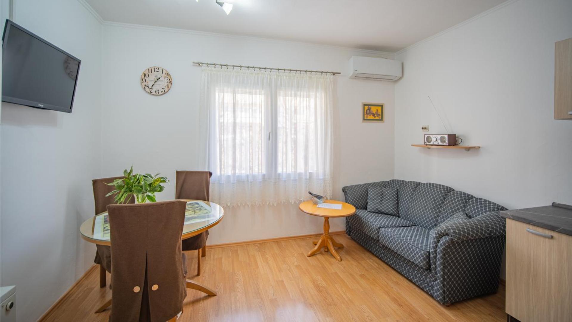 Apartmani Ana Tivat Eksteriør bilde